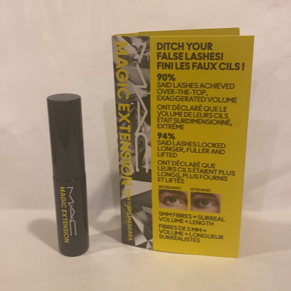 MAC Magic Extension 5mm Fibre Mascara 0.1oz Travel Purse Size NIP